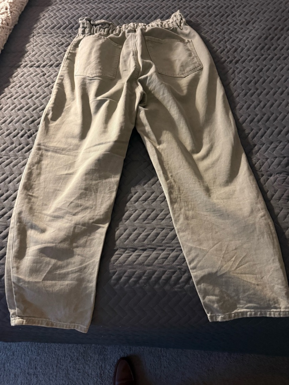 Zara High-Rise Paperbag Waist baggy Jeans in light green